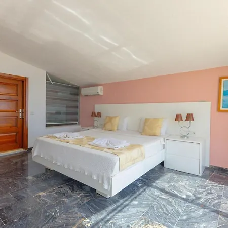 Villa 4 Bedroom - 3133