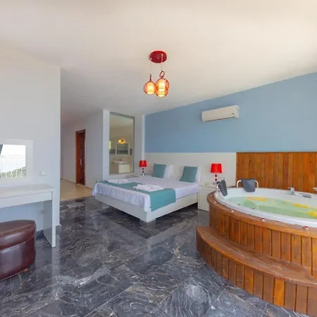 4 Bedroom - 3133 Villa
