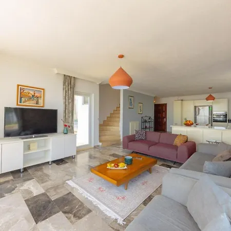 4 Bedroom - 3133 Villa *