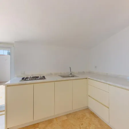 4 Bedroom - 3133 *