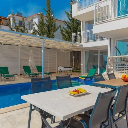 Villa 4 Bedroom - 3133 *