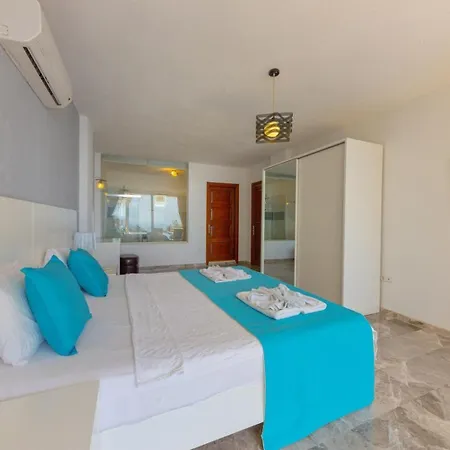 4 Bedroom - 3133 Willa Kalkan